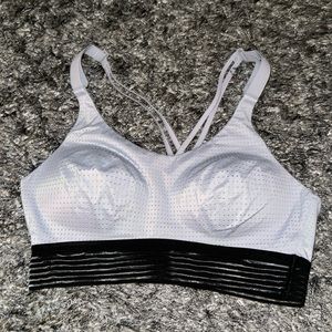 Victoria’s Secret SPORT adjustable racerback sports bra